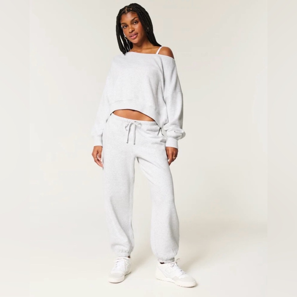 Hollister Women's Baggy Fleece Joggers Light Heather Gray Size XL Regular